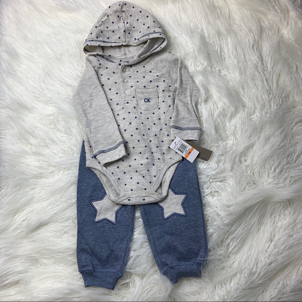Calvin Klein two piece set joggers & star onesie